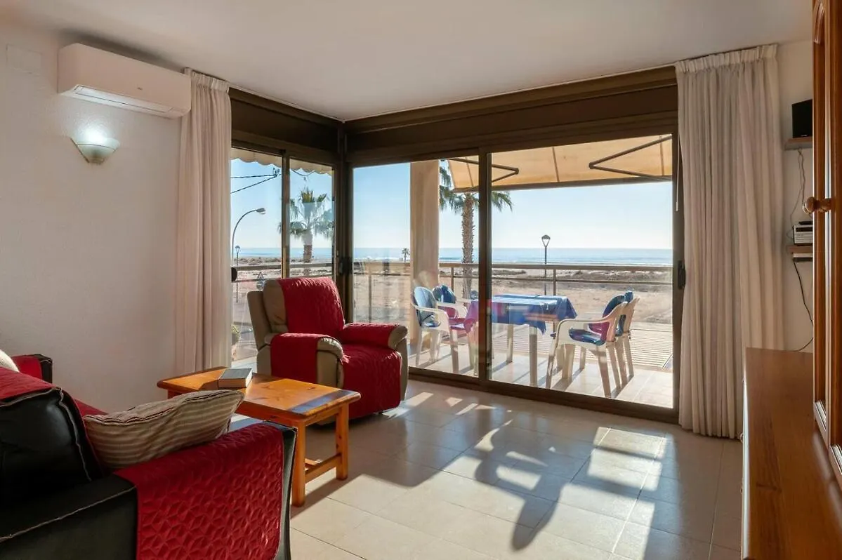 At118 Front View Beach, Pool, Airco, Wifi, Parking Torredembarra